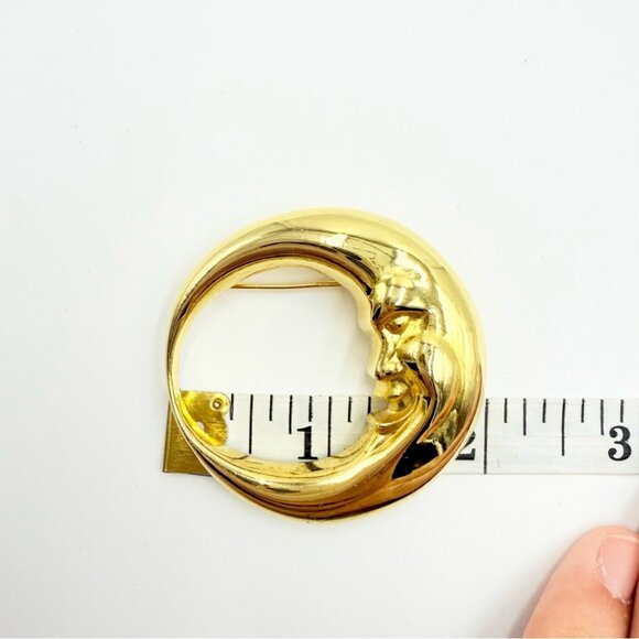 Vintage Crescent Moon Shape Gold Tone Moon Man Face Brooch - Picture 6 of 6